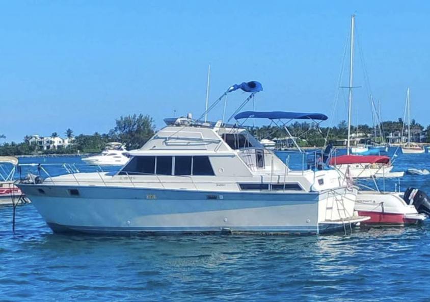 40 ft Silverton Liveaboard Cabin Boat photo 1