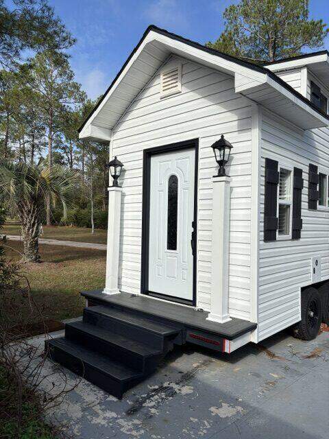 1 Bed 1 Bath - Luxury Tiny Home on Wheels — Tallahassee, FL photo 13