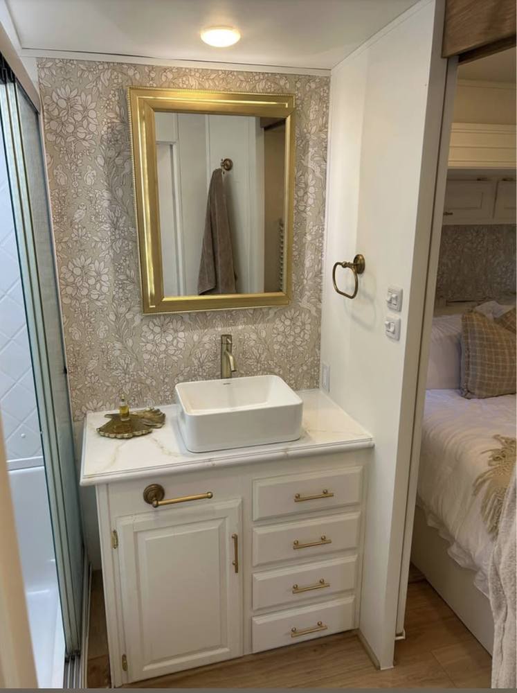 2017 Jayco Eagle 339 — Fully Renovated photo 6